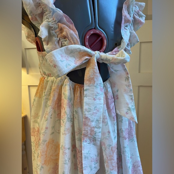 Floral Ruffle Sleeve Dress Size Small - Picture 8 of 8